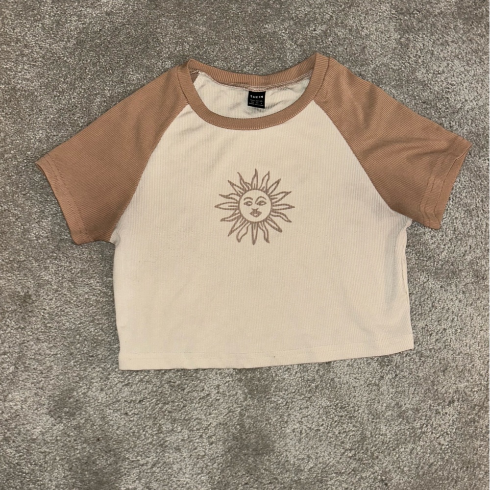 Cropped Shein Sun Graphic Raglan Tee